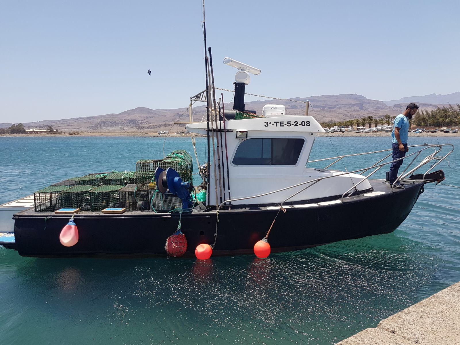 JULIO 2017. MARISCOMAC transfiere tecnológia a la flota artesanal canaria y MACAROFOOD valoriza y promociona sus productos marisqueros emergentes